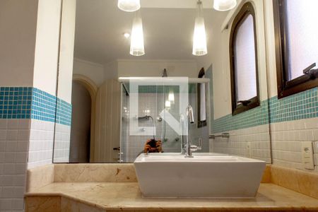 Apartamento para alugar com 600m², 5 quartos e sem vaga Apartamento para alugar com 600m², 5 quartos e sem vagaBanheiro da Suíte 1