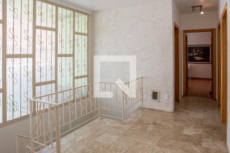 Casa à venda com 280m², 4 quartos e 5 vagas Casa à venda com 280m², 4 quartos e 5 vagasHall Superior