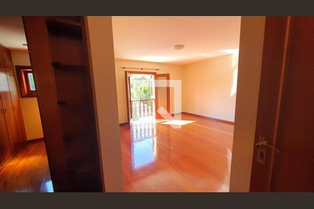 Quarto de casa à venda com 4 quartos, 500m² em Interlagos, São Paulo