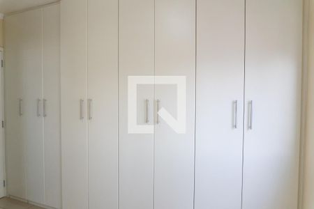 Apartamento para alugar com 81m², 3 quartos e 1 vaga Apartamento para alugar com 81m², 3 quartos e 1 vagaSuíte Armários