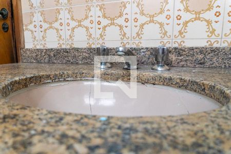 Casa à venda com 380m², 4 quartos e 4 vagasBanheiro Social Detalhe