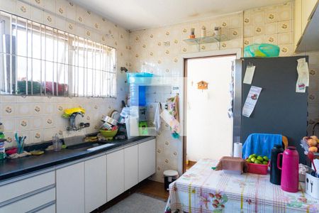 Casa à venda com 380m², 4 quartos e 4 vagasCozinha