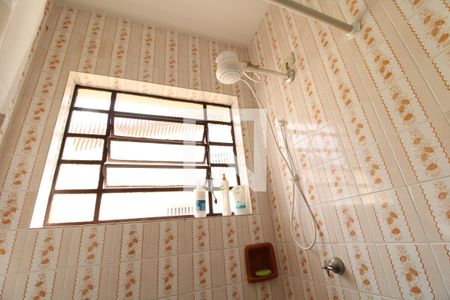 Casa à venda com 115m², 3 quartos e 2 vagasChuveiro banheiro da suíte