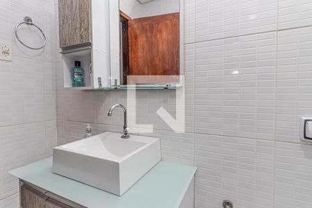 Casa à venda com 194m², 3 quartos e 2 vagasBanheiro 1