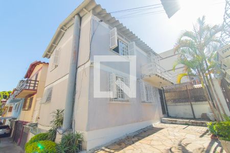Casa de condomínio à venda com 158m², 3 quartos e 2 vagas Casa de condomínio à venda com 158m², 3 quartos e 2 vagasFachada