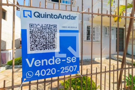 Casa de condomínio à venda com 158m², 3 quartos e 2 vagas Casa de condomínio à venda com 158m², 3 quartos e 2 vagasFachada