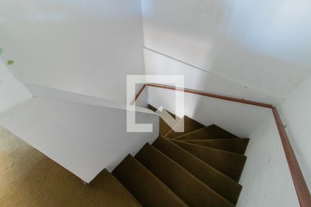 Casa de condomínio à venda com 158m², 3 quartos e 2 vagas Casa de condomínio à venda com 158m², 3 quartos e 2 vagasEscada