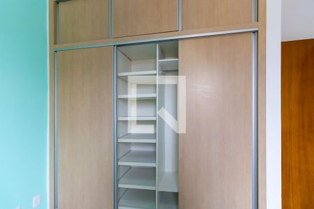 Quarto 1 de apartamento para alugar com 2 quartos, 64m² em Vila Itapura, Campinas