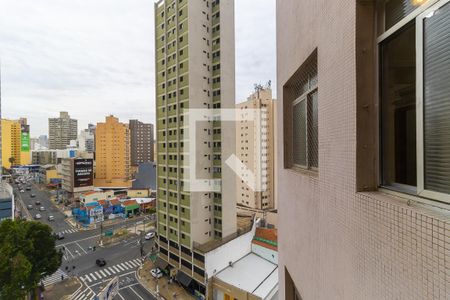 Vista da sala de apartamento para alugar com 2 quartos, 64m² em Vila Itapura, Campinas