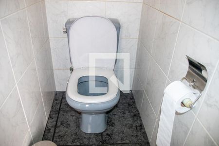 Casa à venda com 360m², 3 quartos e 4 vagasBanheiro 1