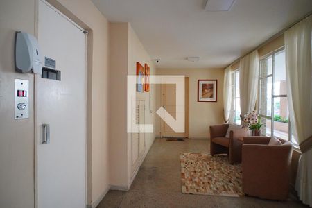 Apartamento à venda com 60m², 1 quarto e 1 vagaHall elevador