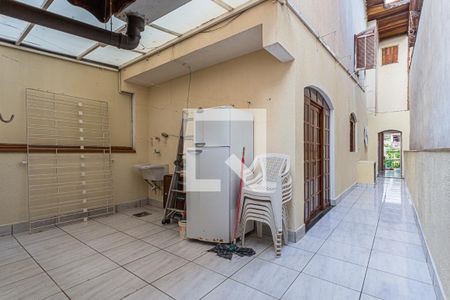 Quintal Fundos de casa à venda com 3 quartos, 217m² em Jardim Las Vegas, Santo André