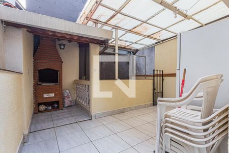 Casa para alugar com 217m², 3 quartos e 1 vaga Casa para alugar com 217m², 3 quartos e 1 vagaQuintal Fundos