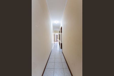 Corredor Dormitórios de casa para alugar com 3 quartos, 217m² em Jardim Las Vegas, Santo André