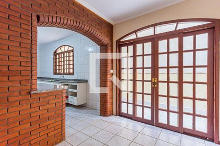 Casa para alugar com 217m², 3 quartos e 1 vaga Casa para alugar com 217m², 3 quartos e 1 vagaCopa