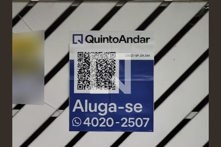 Casa para alugar com 217m², 3 quartos e 1 vaga Casa para alugar com 217m², 3 quartos e 1 vagaplaquinha instalada no portão do imóvel