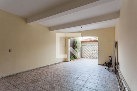 Casa para alugar com 217m², 3 quartos e 1 vaga Casa para alugar com 217m², 3 quartos e 1 vagaGaragem