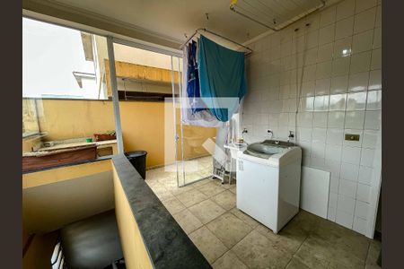 Casa à venda com 330m², 3 quartos e 8 vagas Casa à venda com 330m², 3 quartos e 8 vagasÁrea de Serviço