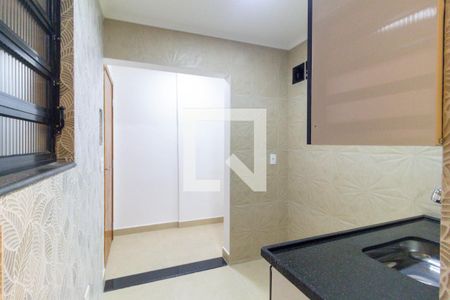 Cozinha e área de serviço de kitnet/studio à venda com 1 quarto, 30m² em Liberdade, São Paulo