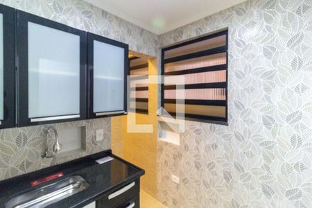 Cozinha e área de serviço de kitnet/studio para alugar com 1 quarto, 30m² em Liberdade, São Paulo