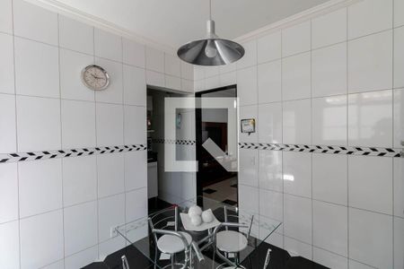 Cozinha de casa à venda com 3 quartos, 120m² em Camargos, Belo Horizonte