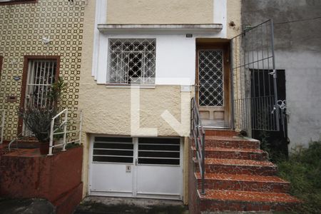 Casa à venda com 120m², 2 quartos e 1 vagaFachada