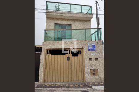 Casa à venda com 102m², 4 quartos e 1 vagaFachada