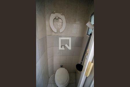 Casa à venda com 110m², 2 quartos e 1 vaga Casa à venda com 110m², 2 quartos e 1 vagaBanheiro de Serviço