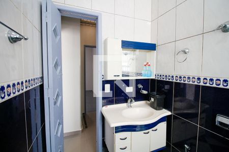 Casa à venda com 110m², 2 quartos e 1 vaga Casa à venda com 110m², 2 quartos e 1 vagaBanheiro