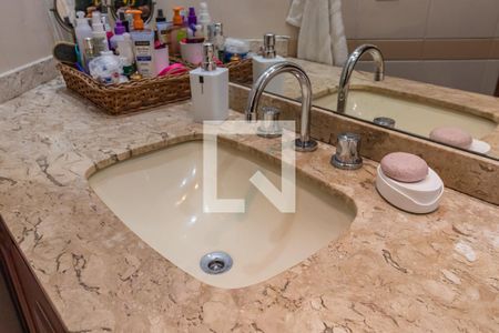 Casa de condomínio à venda com 500m², 4 quartos e 3 vagasSuíte 2