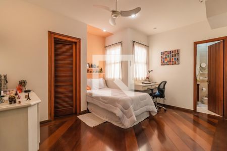 Casa de condomínio à venda com 500m², 4 quartos e 3 vagasSuíte 2