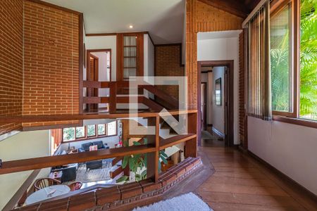 Casa de condomínio à venda com 500m², 4 quartos e 3 vagasEscritório