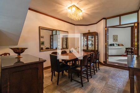 Casa de condomínio à venda com 500m², 4 quartos e 3 vagasSala