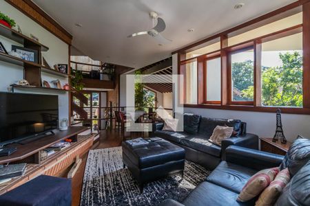 Casa de condomínio à venda com 500m², 4 quartos e 3 vagasSala de TV 2