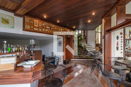 Sala de casa de condomínio à venda com 4 quartos, 500m² em Alphaville, Santana de Parnaíba