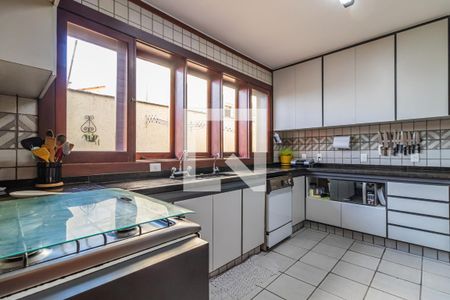 Casa de condomínio à venda com 500m², 4 quartos e 3 vagasCozinha