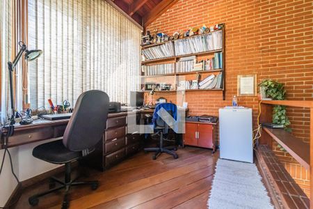 Casa de condomínio à venda com 500m², 4 quartos e 3 vagasEscritório