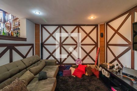 Casa de condomínio à venda com 500m², 4 quartos e 3 vagasSala de TV 1