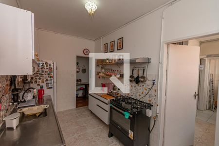 Apartamento à venda com 120m², 3 quartos e sem vagaCozinha 
