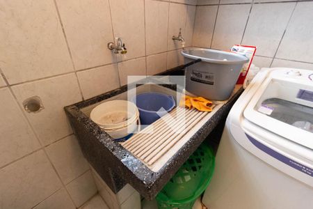 Casa à venda com 300m², 4 quartos e 3 vagas Casa à venda com 300m², 4 quartos e 3 vagasÁrea de serviço