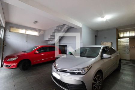 Casa à venda com 300m², 4 quartos e 3 vagas Casa à venda com 300m², 4 quartos e 3 vagasGaragem