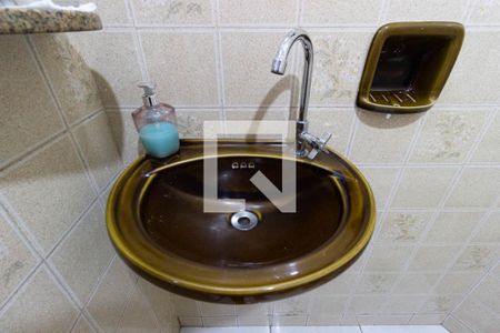 Casa à venda com 300m², 4 quartos e 3 vagas Casa à venda com 300m², 4 quartos e 3 vagasBanheiro