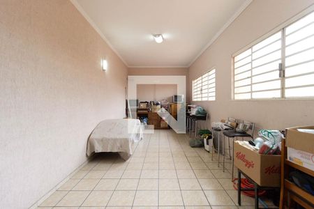 Casa à venda com 300m², 4 quartos e 3 vagas Casa à venda com 300m², 4 quartos e 3 vagasSalão