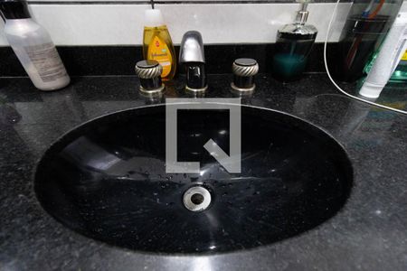 Casa à venda com 300m², 4 quartos e 3 vagas Casa à venda com 300m², 4 quartos e 3 vagasBanheiro Suíte 1