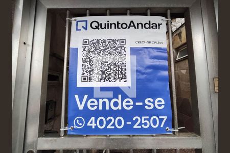 Casa à venda com 300m², 4 quartos e 3 vagas Casa à venda com 300m², 4 quartos e 3 vagasFachada