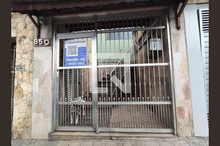 Casa à venda com 300m², 4 quartos e 3 vagas Casa à venda com 300m², 4 quartos e 3 vagasFachada