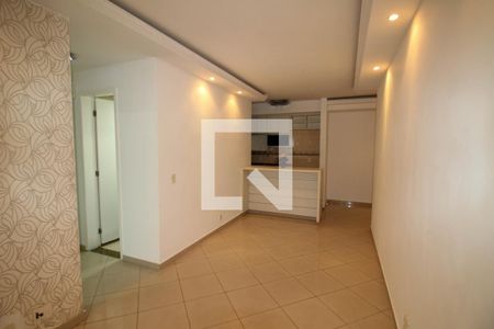 Sala de apartamento para alugar com 3 quartos, 78m² em Del Castilho, Rio de Janeiro