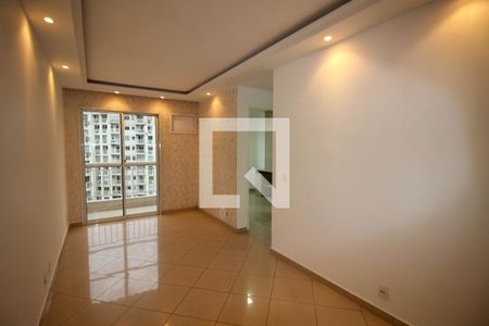Sala de apartamento para alugar com 3 quartos, 78m² em Del Castilho, Rio de Janeiro