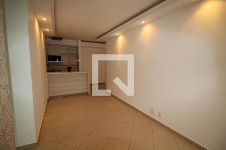 Sala de apartamento para alugar com 3 quartos, 78m² em Del Castilho, Rio de Janeiro