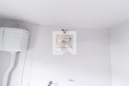 Banheiro de casa para alugar com 1 quarto, 20m² em Ayrosa, Osasco